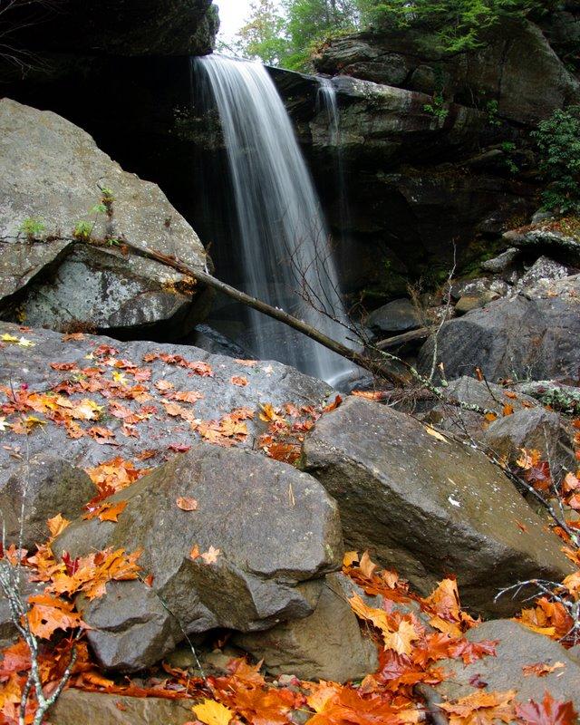 IMGP5223a8x10.jpg - Another view of Eagle Falls.