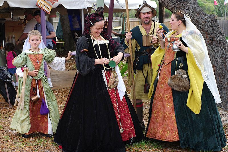 barf13.jpg - Medieval Faires are great photography opportunities filled with colorfully dressed people who are happy to be photographed.  This shot is from the Bay Area Renaissance Festival in 2008.