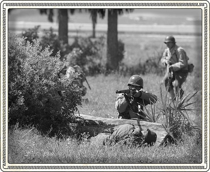 IMGP0721CROPARS.JPG - American soldier with M1 Rifle.